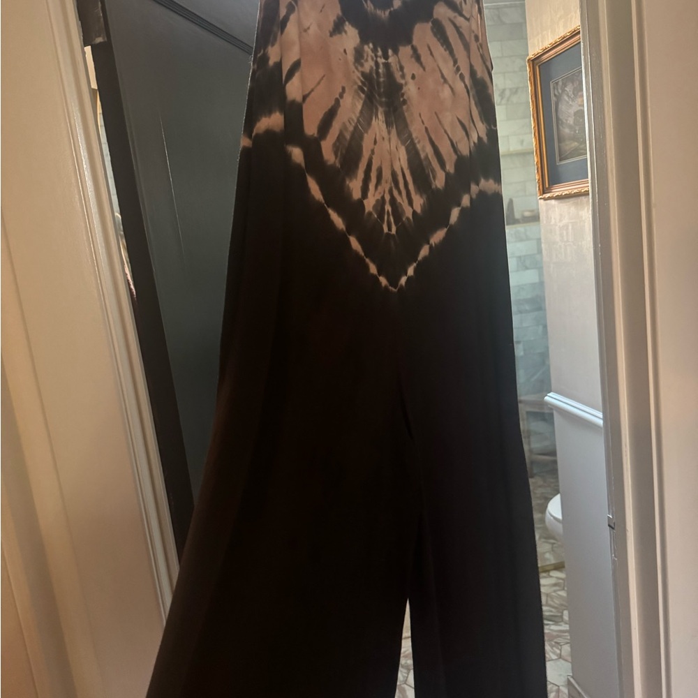 Tie-Dye Sleeveless Jumpsuit. Dark grey & pink. Not purple.